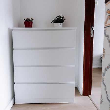 Family-Friendly And Cozy 3-Bedroom Accommodation In Лиссабон Экстерьер фото