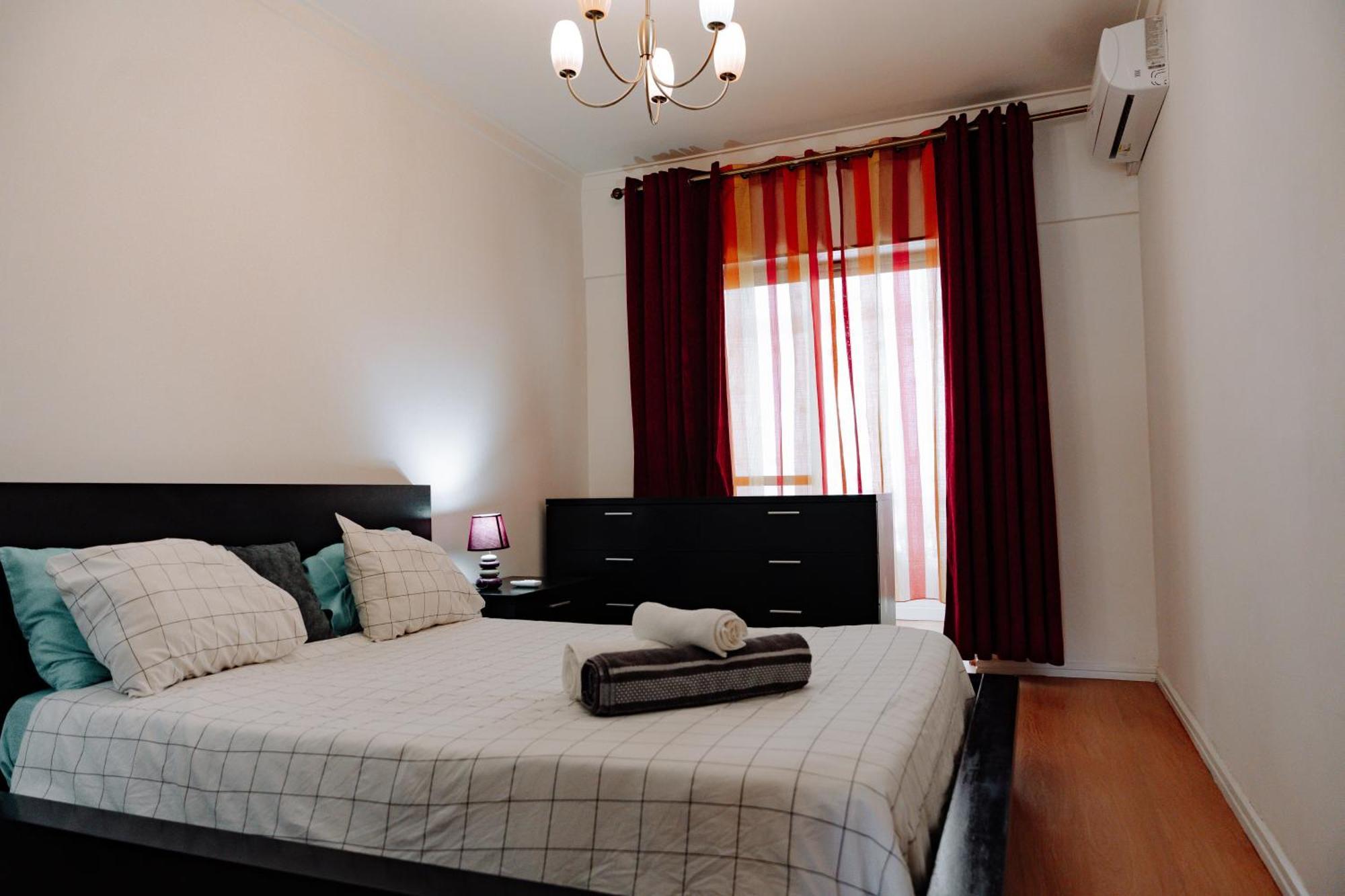 Family-Friendly And Cozy 3-Bedroom Accommodation In Лиссабон Экстерьер фото